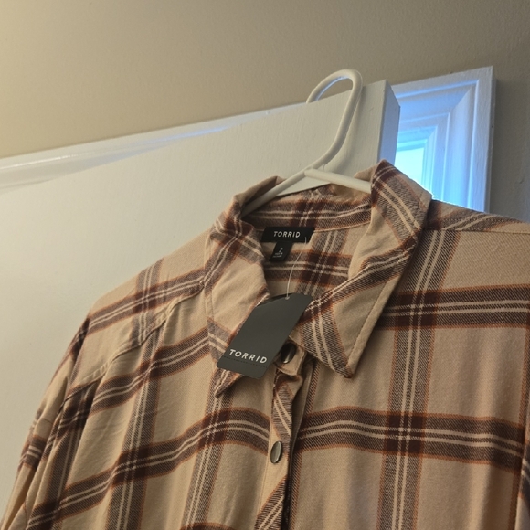 Torrid Beige and Brown Plaid Button Down Shirt - Picture 2 of 3